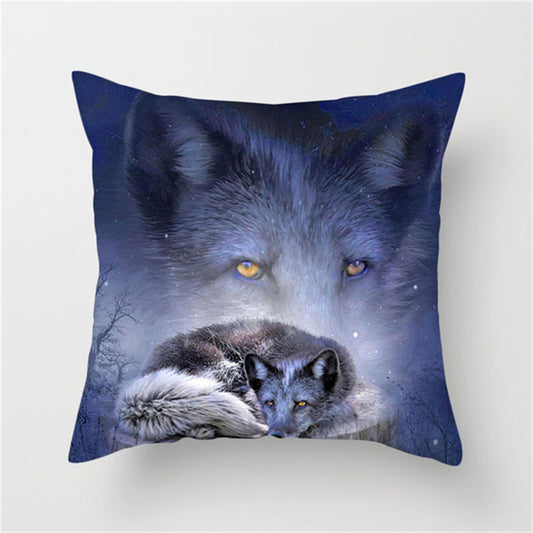 Une housse de coussin unique, une œuvre d'art numérique. Le regard intense du loup apporte une touche artistique et sauvage à votre intérieur. Confort et qualité se rencontrent pour une expérience visuelle et tactile exceptionnelle. Achetez en ligne ce coussin décoratif pour une ambiance naturelle et captivante. 45*45 cm