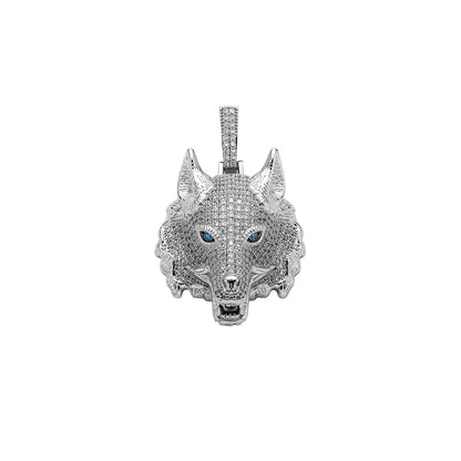 Vue complète du Collier Tête de Loup en argent, un bijou au design élégant et audacieux avec un pendentif détaillé et






