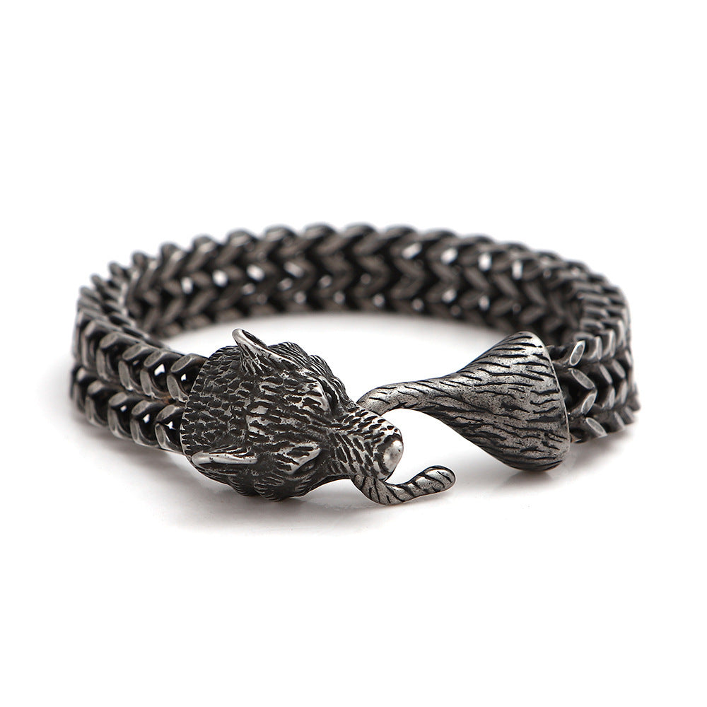 bracelet loup crochet dans la bouche 