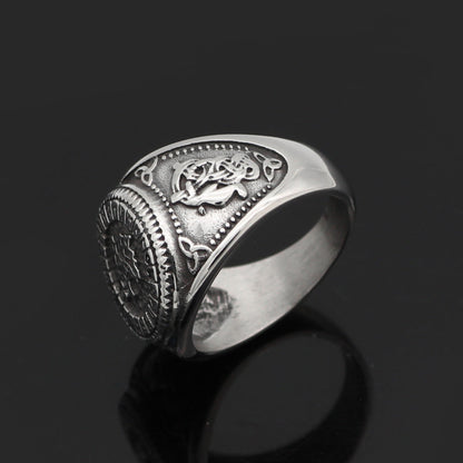 Bague Loup Motif Viking – Gravures précises et finition impeccable pour un style authentique.
