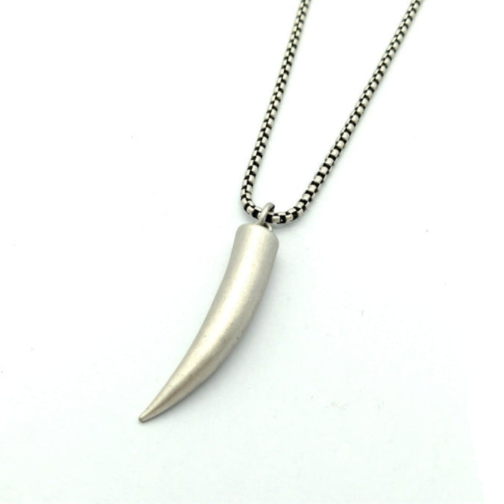 Collier Croc de Loup Acier inoxydable 304, pendentif de 5 cm inspiré du prédateur sauvage. Un bijou puissant, symbole de force et de liberté.
