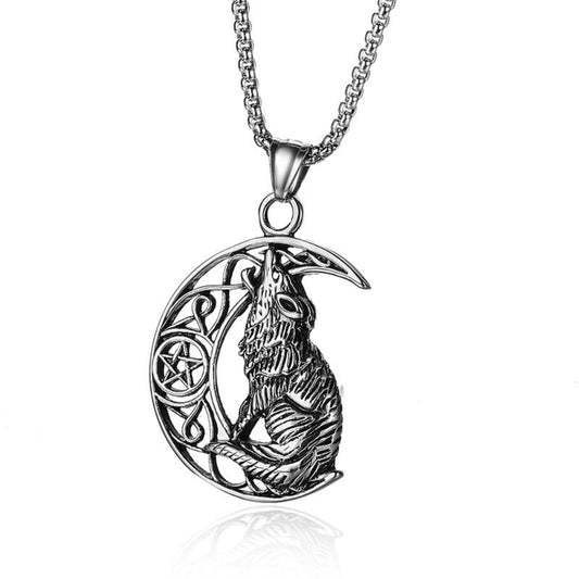 Collier Loup et Lune en acier inoxydable argenté, représentant un loup hurlant sous un croissant de lune entouré de motifs élégants.