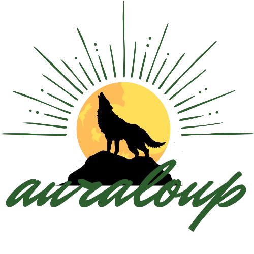 Logo représentant un loup stylisé, emblème de la boutique Auraloup, incarnant la liberté et la puissance de la nature.
