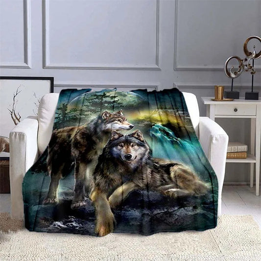 Immergez-vous dans la sérénité de la nature avec notre plaid loup en montagne. Cette couverture en flanelle de haute qualité vous transporte dans un paysage de montagne enneigée, avec un loup solitaire qui contemple la pleine lune. Découvrez le confort et le style de notre plaid loup en montagne et ajoutez une touche de nature à votre décoration intérieure.