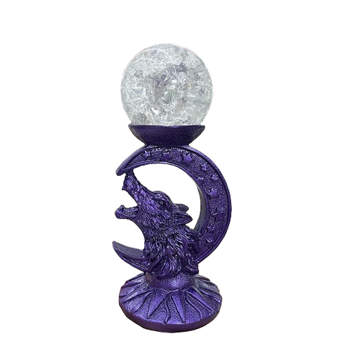 Statue violette avec boule de cristal posée dans le support, ajoutant une touche d’éclat et de mystère à votre intérieur.






